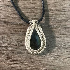 Labradorite wire wrapped pendant